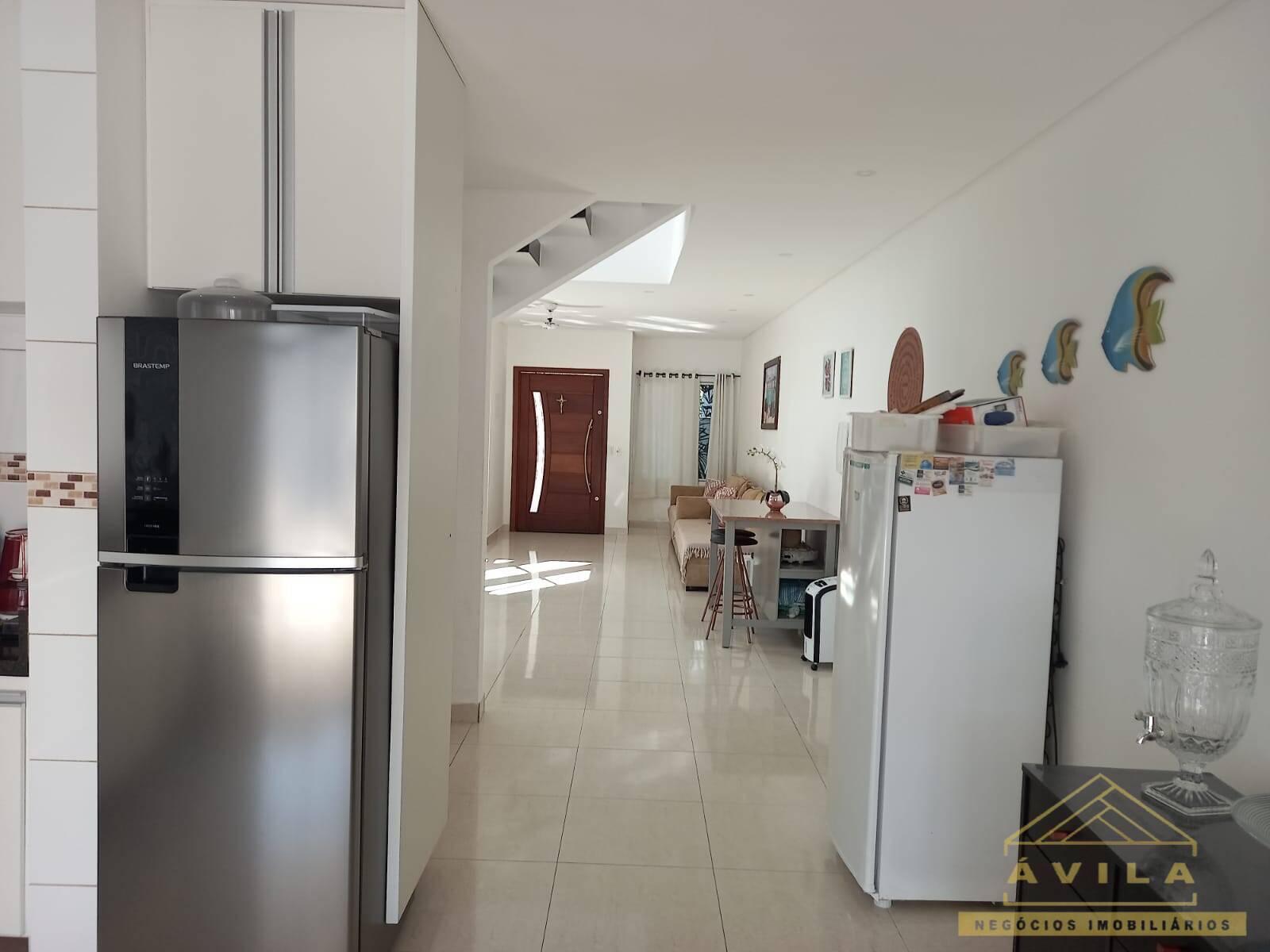 Casa à venda com 4 quartos, 177m² - Foto 2