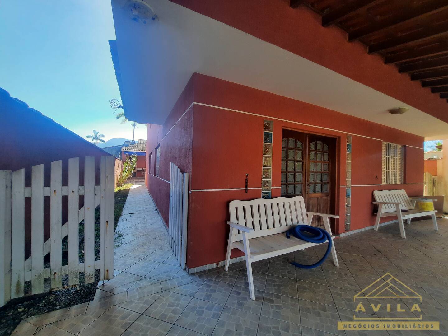 Casa à venda com 6 quartos, 409m² - Foto 4