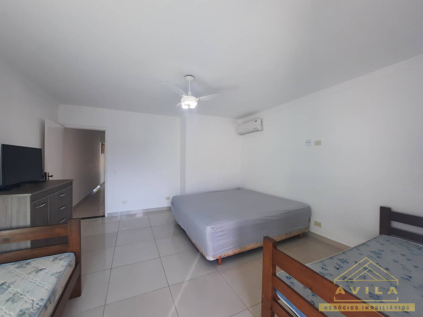 Casa à venda com 3 quartos, 226m² - Foto 19