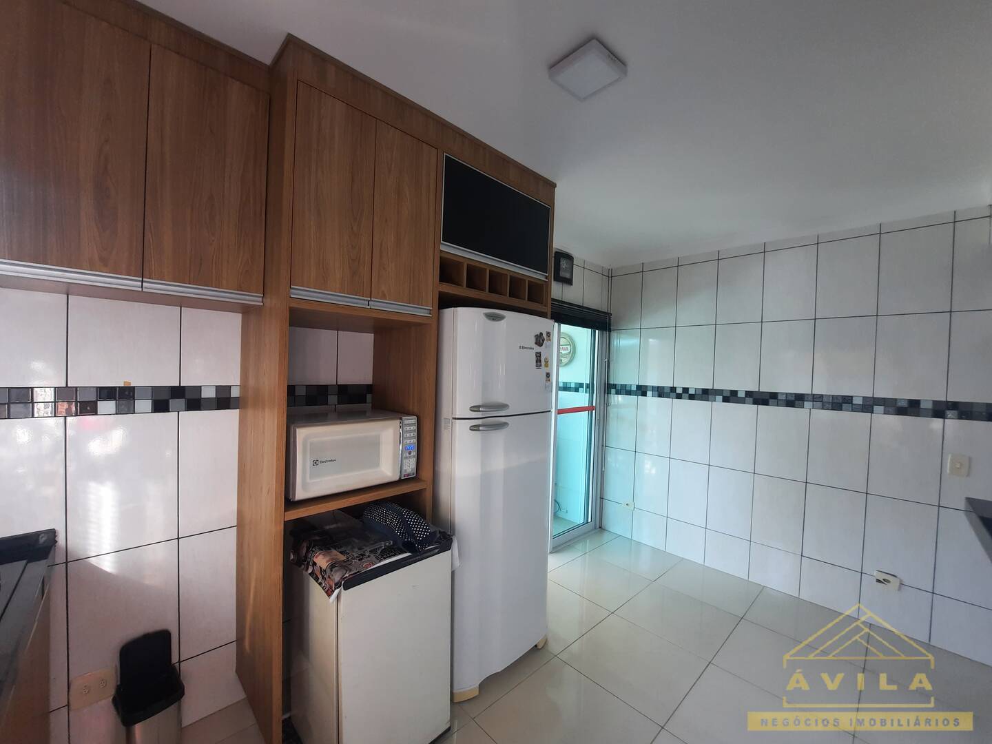 Casa à venda com 3 quartos, 226m² - Foto 8