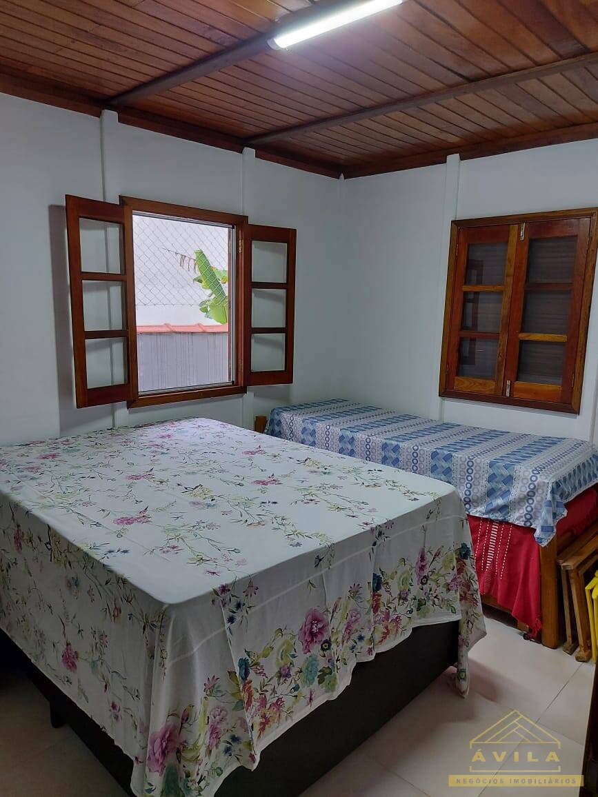 Casa à venda com 3 quartos, 131m² - Foto 14