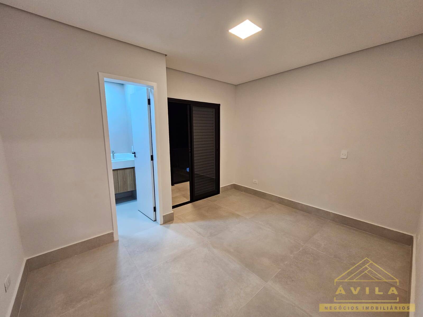 Casa à venda com 3 quartos, 118m² - Foto 2